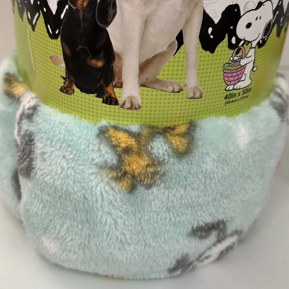 Peanuts Snoopy Pet Blanket 40”x50” soft and cozy cute Easter design NWT!